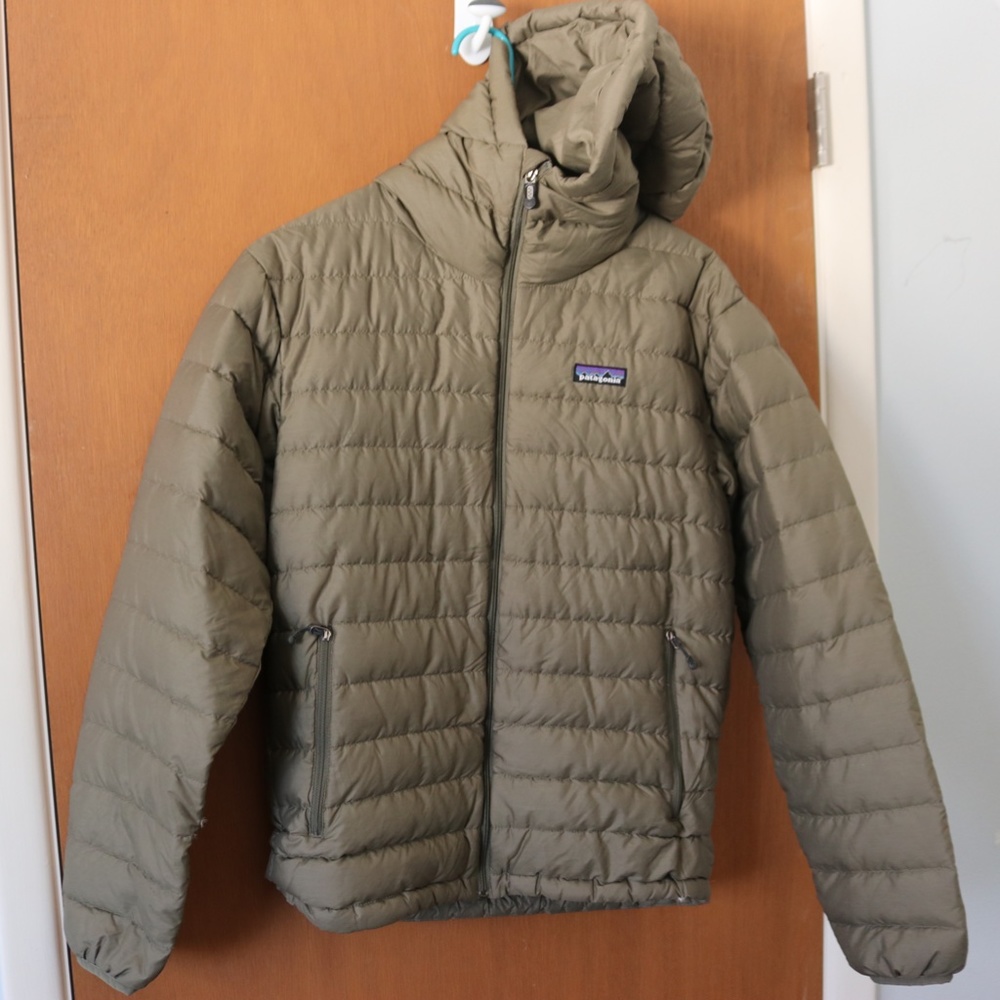 Patagonia Green Hooded Down Jacket Men's XS